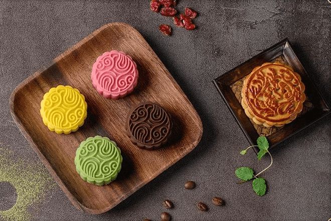月餅全自動(dòng)刷蛋機(jī)，提高產(chǎn)品產(chǎn)量，提升產(chǎn)品檔次！